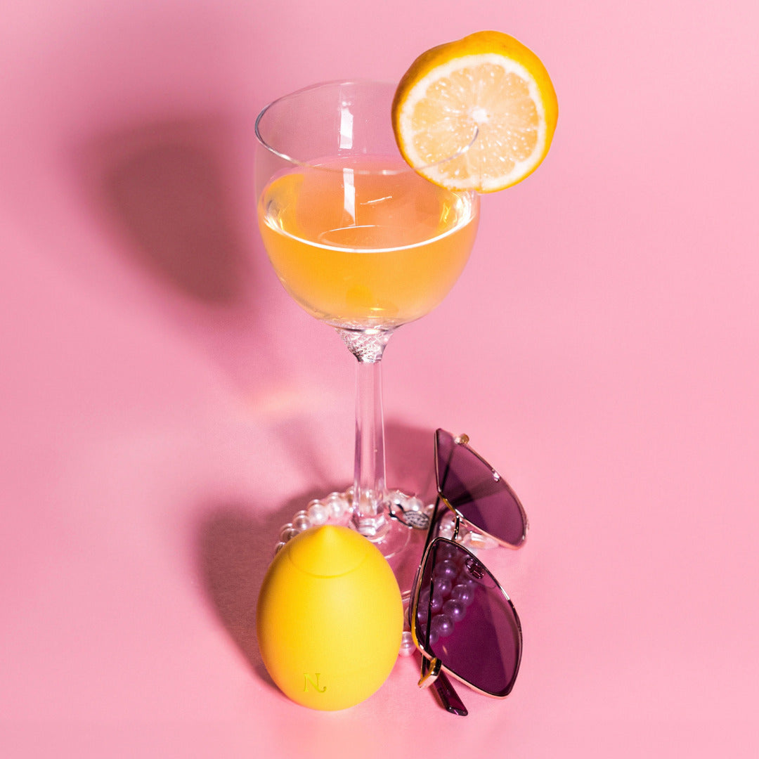 Lemon sucker vibrator in action